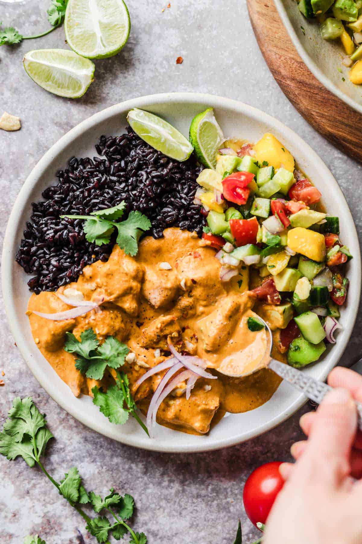 veganes butter chicken mit kachumber salat