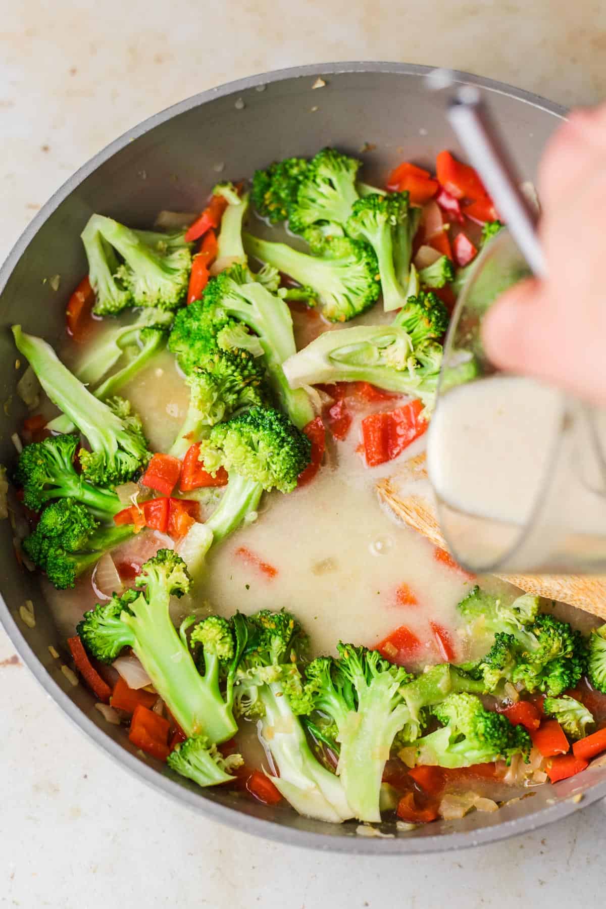 gebratenes Gemüse mit veganer Sahnesauce