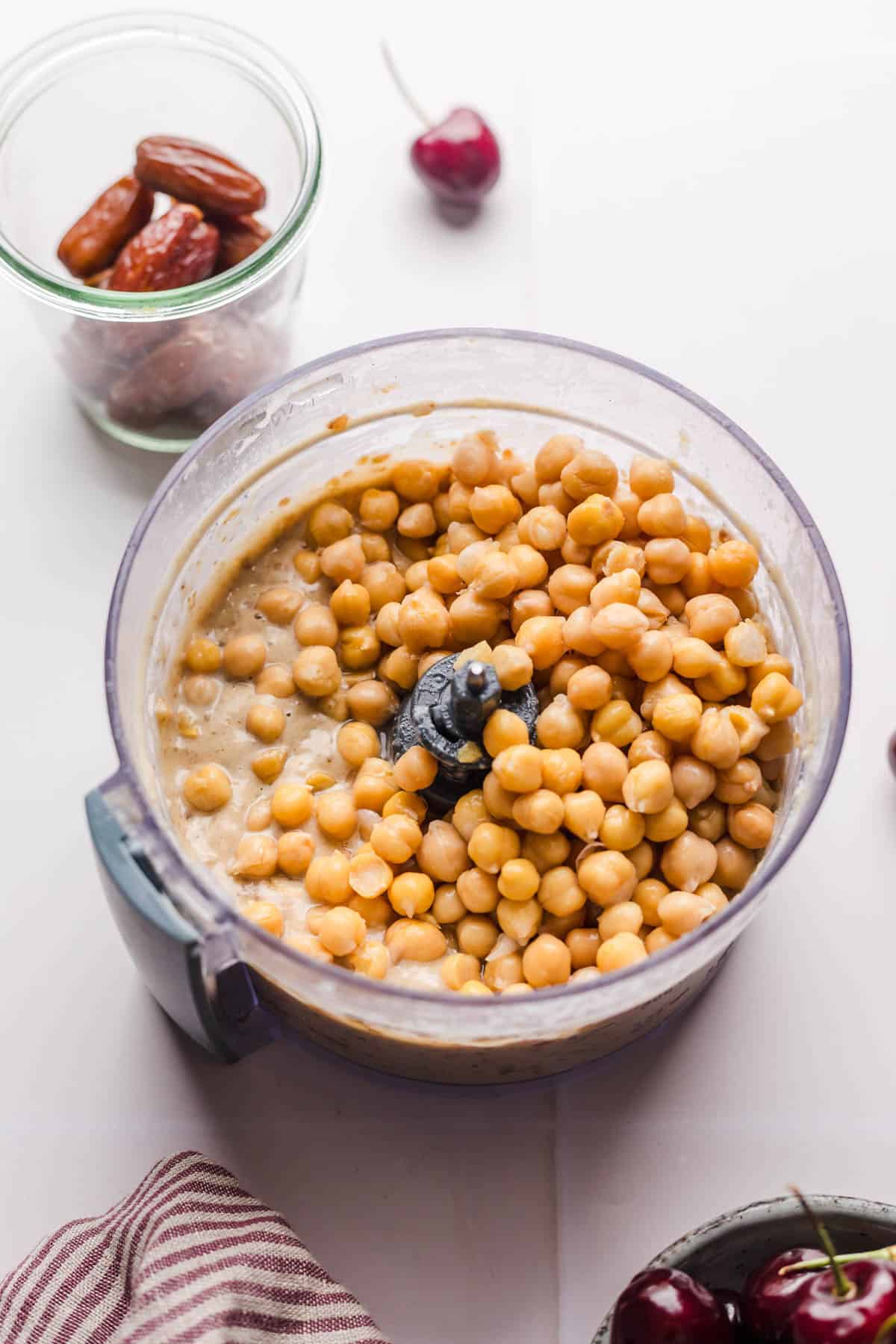 kicherseben im mixer für blondies