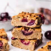 zuckerfreie kichererbsen blondies mit kirschen