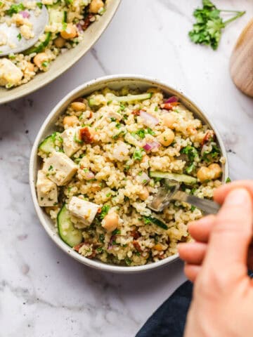 vegetarischer feta bulgur salat