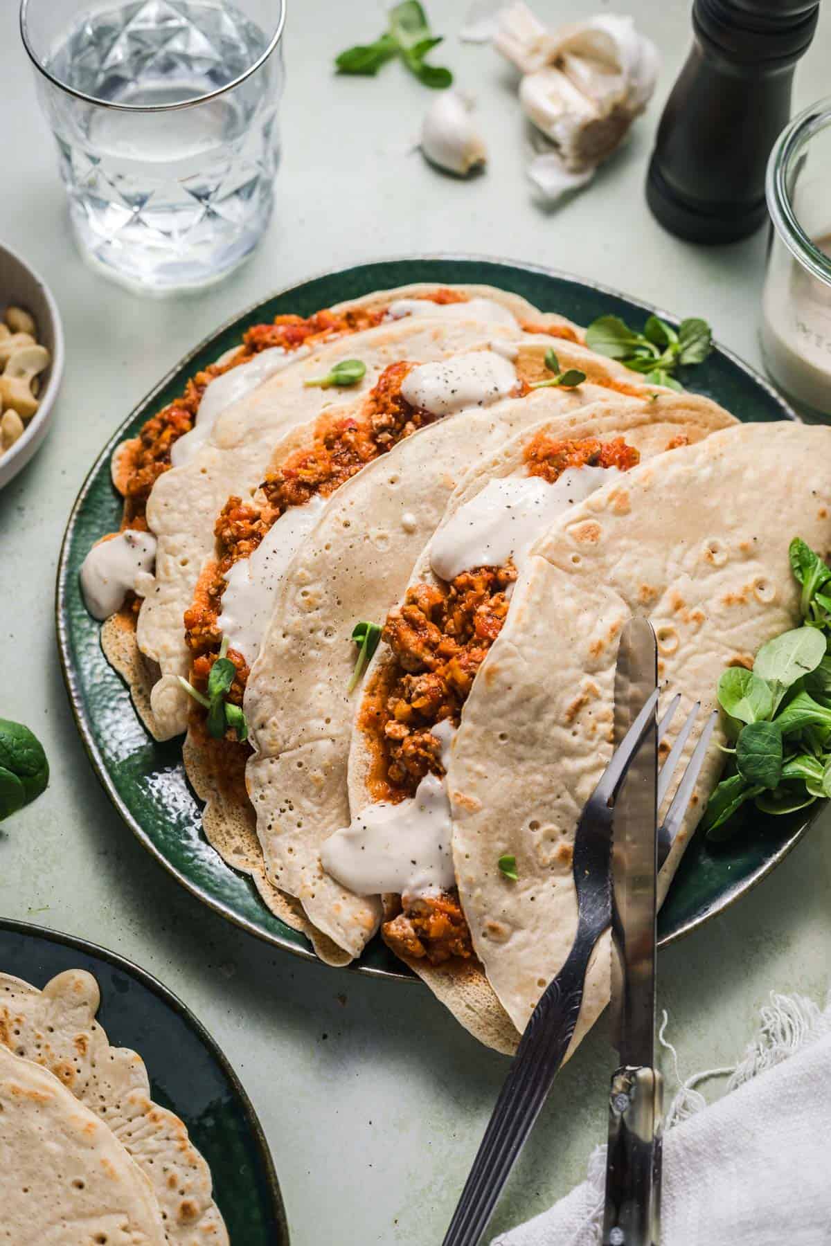 herzhafte vegane pancakes mit bolognese sosse