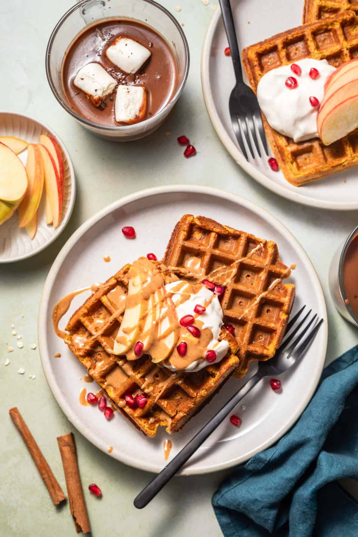 gesunde vegane waffeln mit haferflocken und kürbispüree
