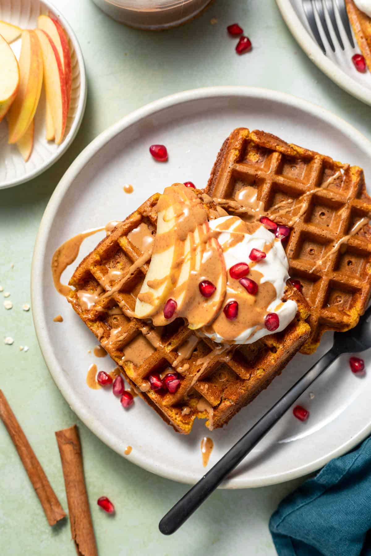 gesunde vegane waffeln mit haferflocken und kürbispüree