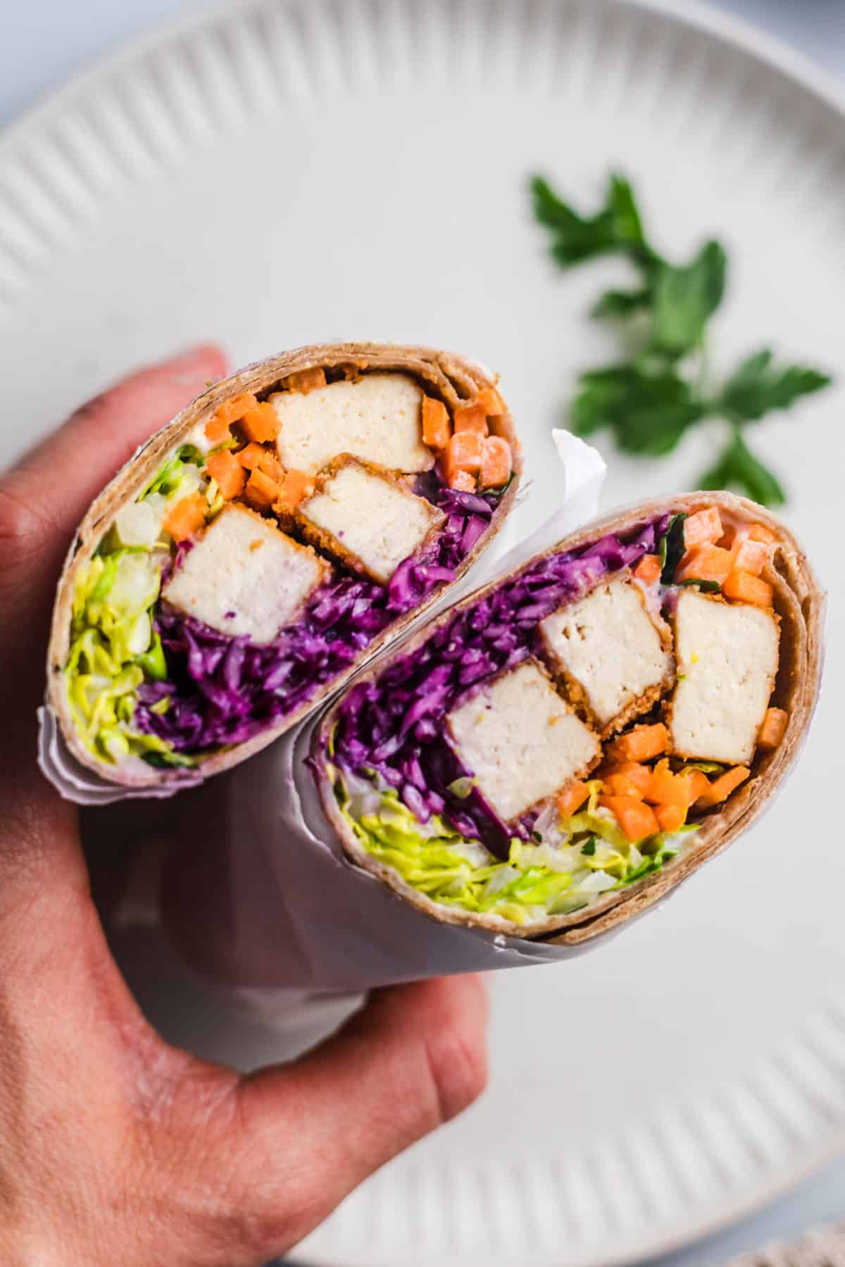 vegane wraps mit air-fryer tofu und krautsalat