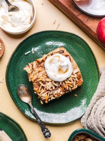 vegane bratapfel baked oats
